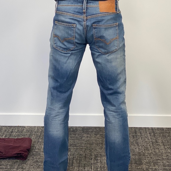 Guess jeans in excellent condition - Picture 2 of 3